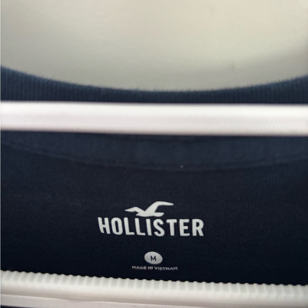 Hollister Baby Tees Hollister Café Marguerite Graphic Baby Tee - Picture 5 of 7